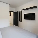 Ive * Τρογκίρ